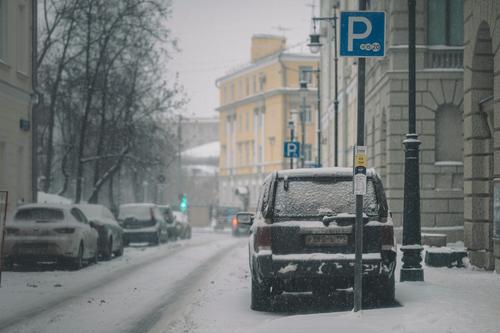 Автоэксперт Балабас: Бутылка теплой воды поможет отогреть замерзший автомобиль