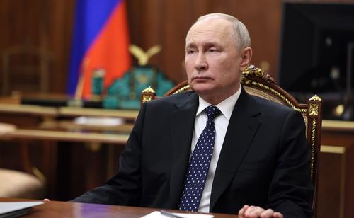 Путин: в системе международных отношений происходят необратимые изменения 