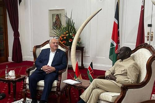 Лукашенко прилетел с визитом в Кению