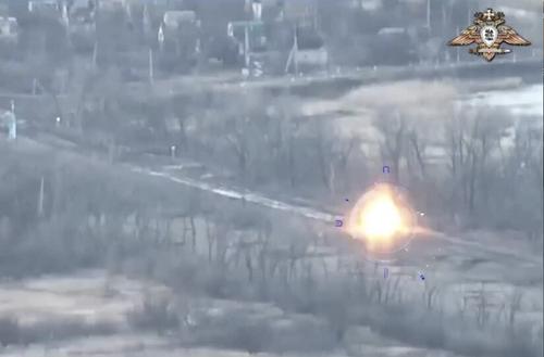 Российские миномётчики накрыли огнём КШМ противника 
