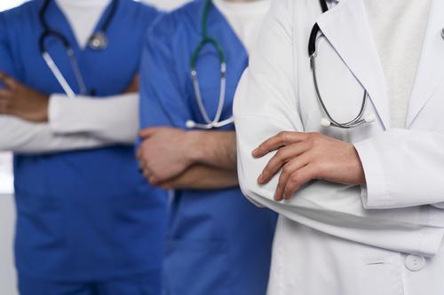 Челябинской области дадут почти 700 млн на зарплаты врачам и медсестрам