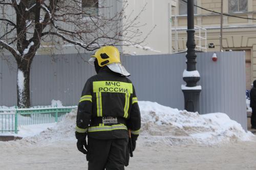 В Петербурге загорелся гипермаркет 