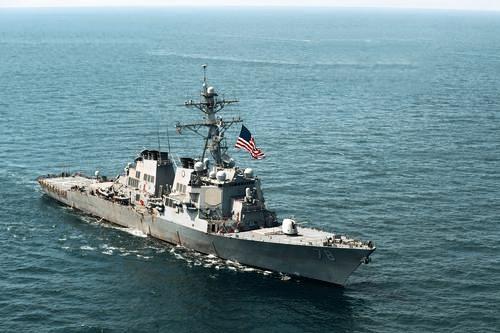 Военные корабли США оказались под угрозой хуситов