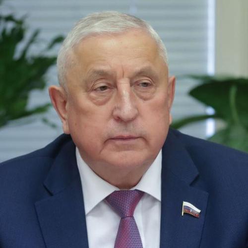Депутат Харитонов подал в ЦИК документы для участия в выборах президента России