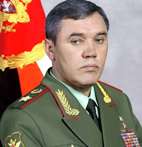 Начальник Генштаба Герасимов наградил военных, отличившихся при взятии Марьинки