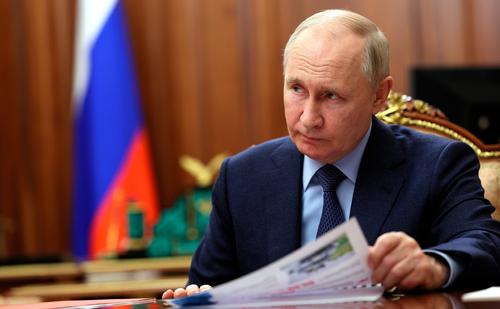 «Ъ»: Регионы намерены досрочно собрать подписи в поддержку выдвижения Путина 
