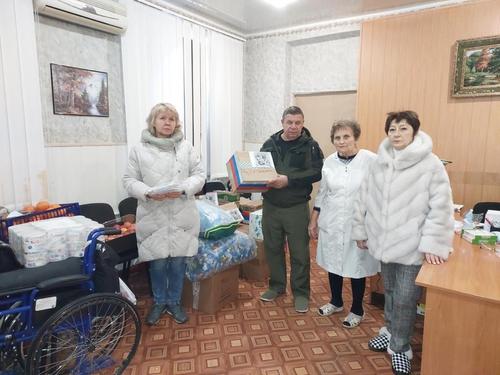 Депутат ЗСК Татьяна Очкаласова отправила новогодние подарки в зону СВО