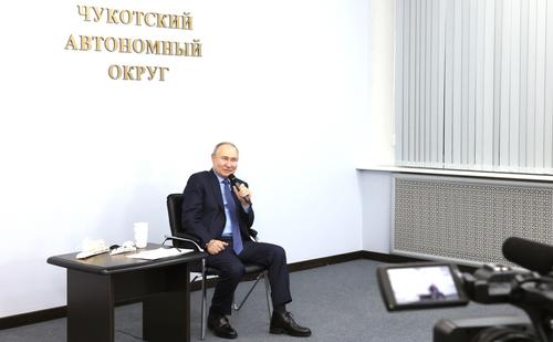 Путин порадовался, что в России стало модным быть многодетным