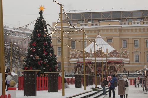 Поляков: более 1,3 миллиона человек посетили Рождественскую ярмарку в Петербурге