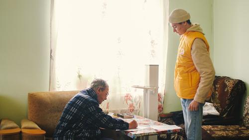 В Челябинской области бездомным помогают с одеждой и восстановлением документов