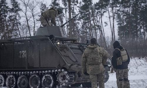 Перрен: за год Франция выпускает столько снарядов, сколько ВСУ тратят за три дня