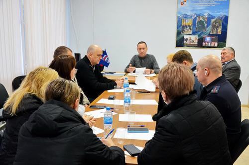 Депутат ЗСК Виктор Тепляков провёл приём граждан в микрорайоне КСМ