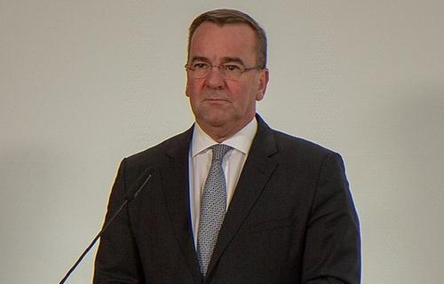 Глава МО Германии призвал в течение 3-5 лет готовиться к вероятной войне с РФ