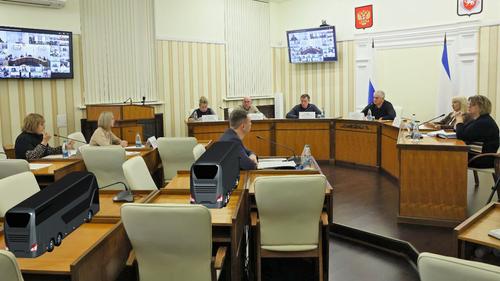 Аксенов обещал лично пересчитать автобусы в Крыму