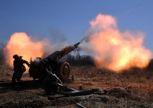 Гаубицы Д-30 уничтожили замаскированные опорники ВСУ на купянском направлении