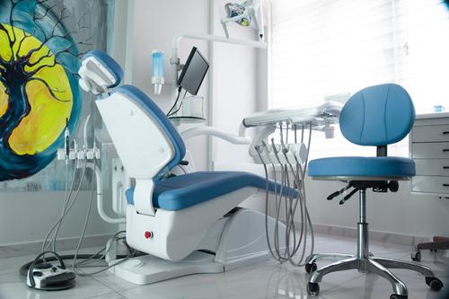 Стоматолог Сумцова: Кариес, зубной налет и пародонтит вылечит только врач