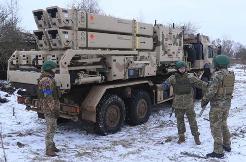 ФРГ объявила о новом пакете военной помощи Украине