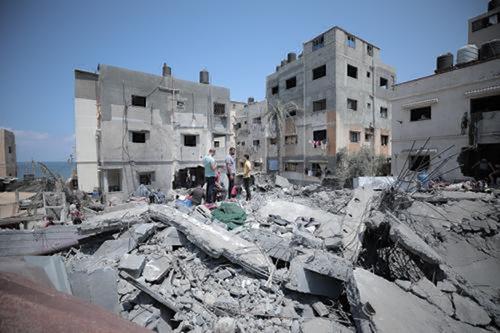 При обстреле района у больницы в секторе Газа погибли двенадцать человек
