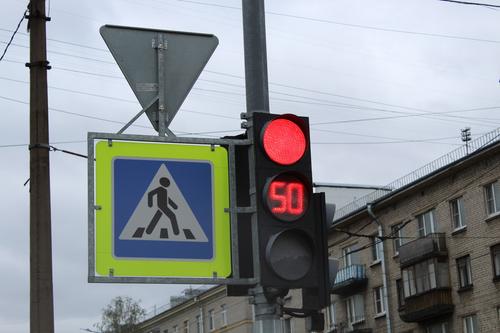 В Петрозаводске 77-летний пенсионер сбил женщину на пешеходном переходе 