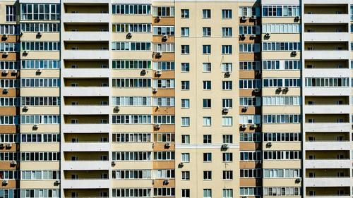 В Екатеринбурге женщина смогла выжить после падения с 20-го этажа
