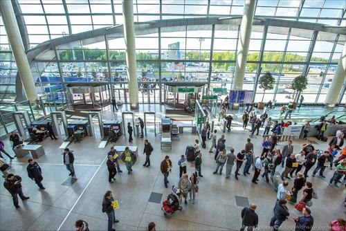 В России хотят не пускать провожающих и встречающих в здания аэропортов