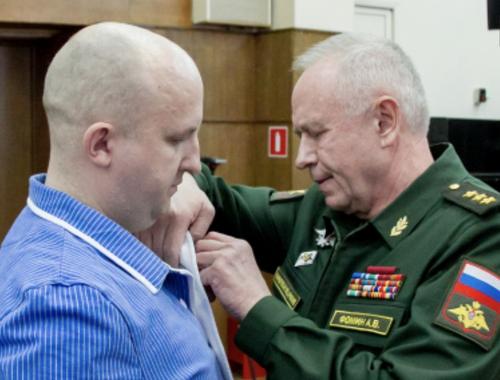 В госпитале Бурденко прошло награждение военнослужащих 