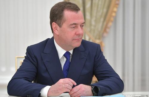Медведев после новых санкций призвал создавать Западу трудности в экономике