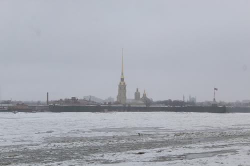 В МЧС предупредили петербуржец об опасности выхода на лед