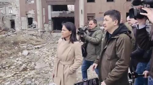 Bild: Бербок отменила визит на объект в Николаеве из-за преследования дрона