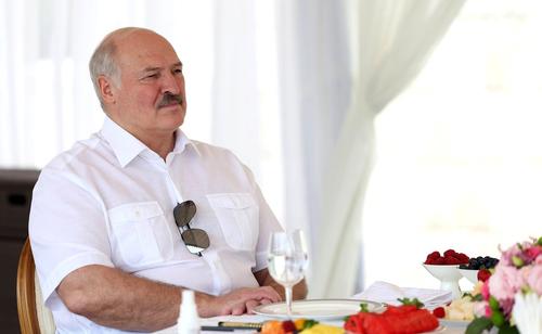 Лукашенко заявил, что в Белоруссии и России исчерпали лимит революций