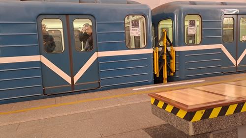 Станция «Василеостровская» вернулась к работе после ограничения