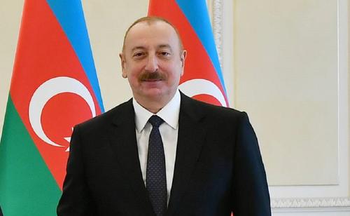 Алиев назвал инсинуациями слова Макрона о планах нападения Баку на Армению