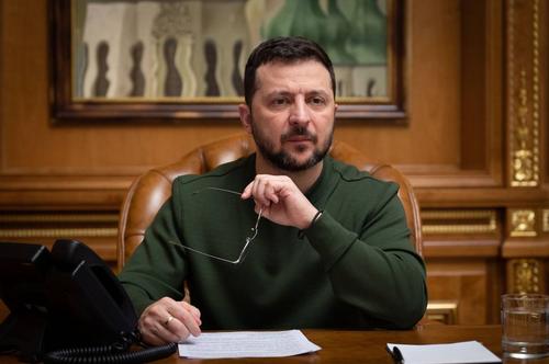 Зеленский заявил, что обсудит с Макроном его «новые идеи по усилению Украины»