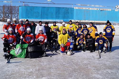 В Хабаровском крае хоккеисты сыграли с осужденными