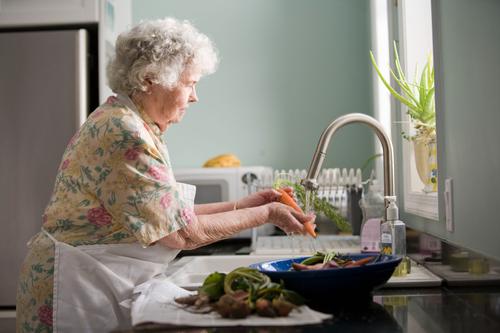 Врач Рунихина: Отсутствие стресса и здоровый рацион укрепят здоровье пенсионеров