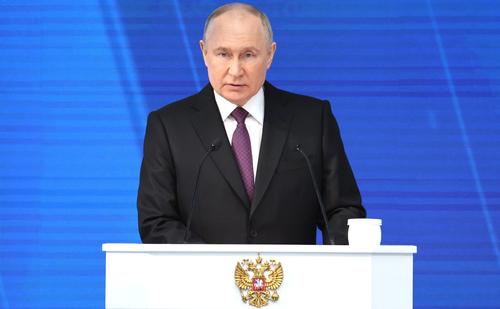 Путин: проблема бедности в России остается острой