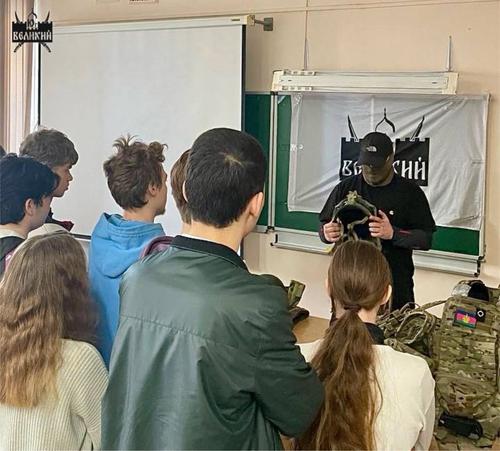 Для краснодарских студентов провели лекцию о начальной военной подготовке