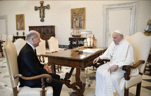 Шольц обсудил в Ватикане ситуацию на Ближнем Востоке и на Украине