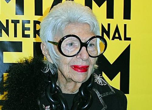 NYP: в возрасте 102 лет скончалась коллекционер и дизайнер Айрис Апфель