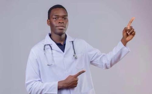 Добрый доктор Айболит к нам из Африки летит: в российских поликлиниках будут работать врачи из африканских стран