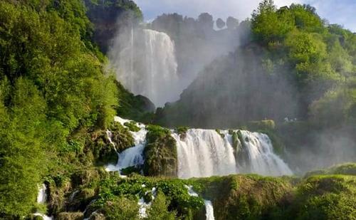 Самый высокий в Европе искусственный водопад Мармор создавали римляне