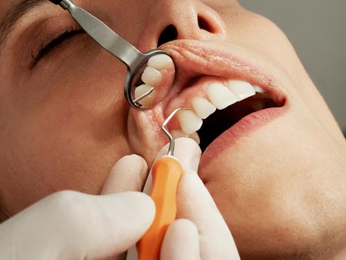 В Нижневартовске врачи нашли в кишечнике у пациента зубной протез