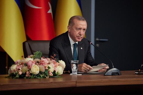 Эрдоган: Турция готова провести мирные переговоры с участием Украины и России
