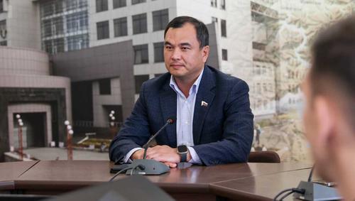 Депутат Государственной Думы Сергей Тен рассказал о законодательных инициативах