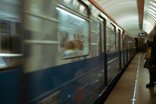 В Москве арестовали мужчину, который столкнул девушку под поезд метро