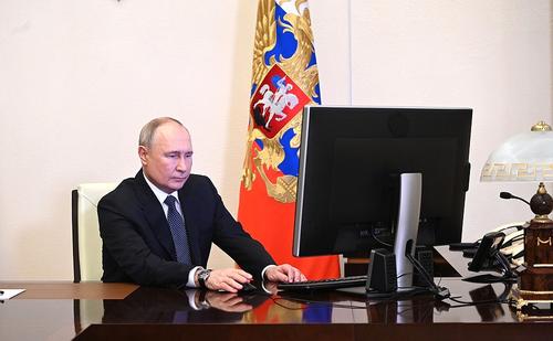 Владимир Путин проголосовал на выборах президента РФ 