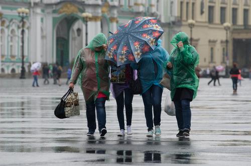 Циклон Gabriele принесет в Петербург снег с дождем