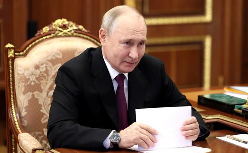 Путин об отмене выборов Зеленским: РФ подумает, с кем на Украине договариваться