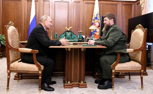 Кадыров от имени чеченского народа поздравил Путина с победой на выборах
