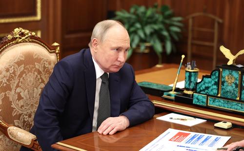 Вучич поздравил Путина с победой на президентских выборах в России